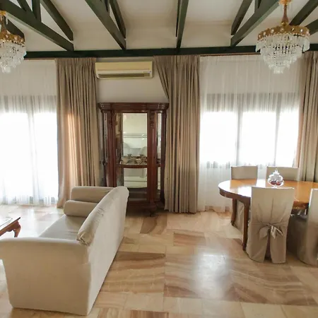 Marble Luxury Hotel *